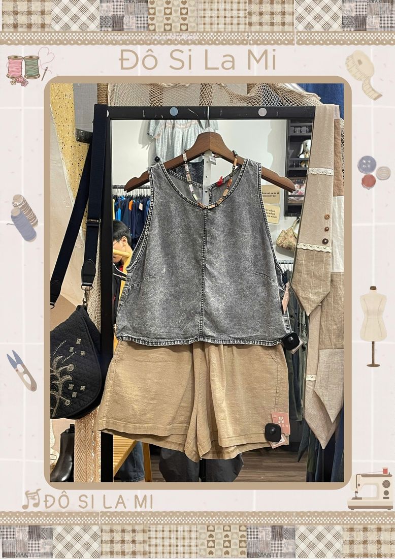 Áo hai dây denim xám phối quần short be
