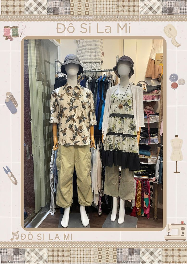 Trái: áo sơ mi họa tiết lá nhiệt đới phối quần lửng kaki; Phải: áo hoa phối cardigan trắng và chân váy đen
