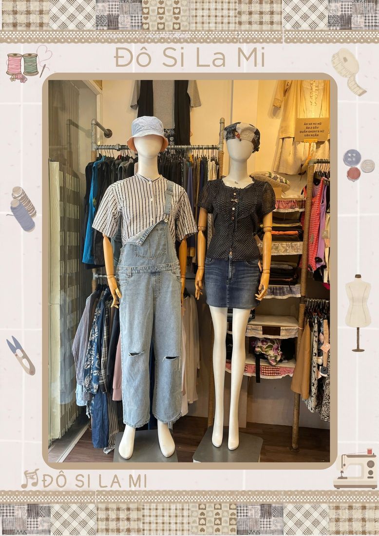 Trái: áo sọc xanh trắng phối yếm jean xanh; Phải: áo đen phối quần short jean xanh