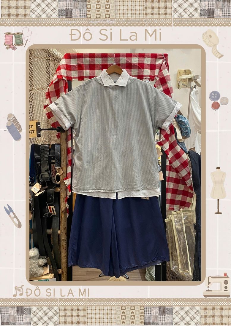 Áo sơ mi ngắn tay xám nhạt phối quần short ống rộng xanh navy